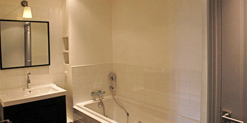 Le Montauban Bed & Breakfast เลอม็องส์ ห้อง รูปภาพ