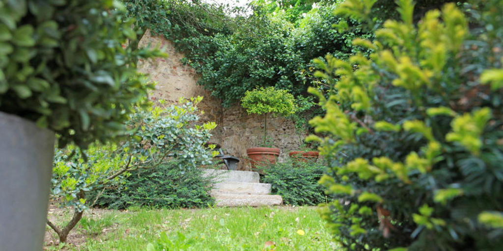 Le Montauban Bed & Breakfast เลอม็องส์ ภายนอก รูปภาพ